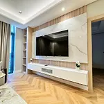 Vserve 1 Bedroom Stay With Stunning Skyline Views