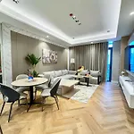 Vserve 1 Bedroom Stay With Stunning Skyline Views