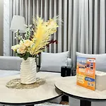 Vserve 1 Bedroom Stay With Stunning Skyline Views