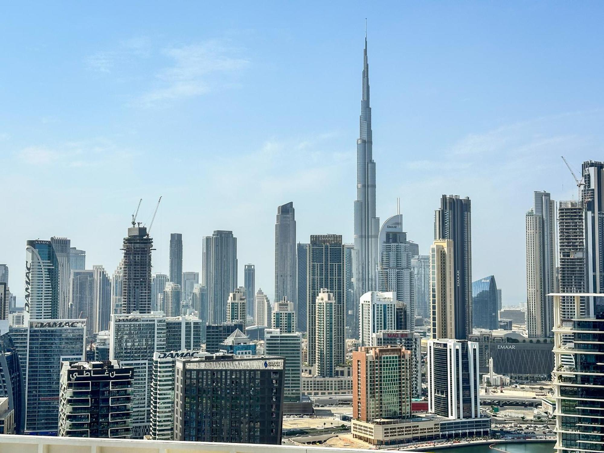 Vserve 1 Bedroom With Stunning Skyline Views Apartment