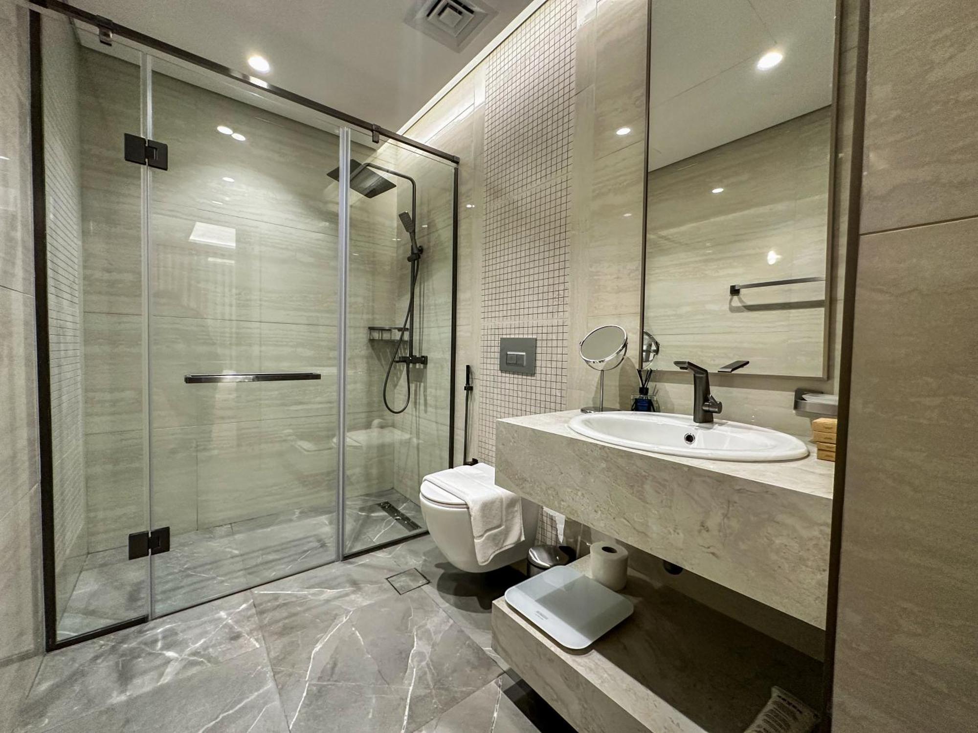 Vserve 1 Bedroom With Stunning Skyline Views Apartment
