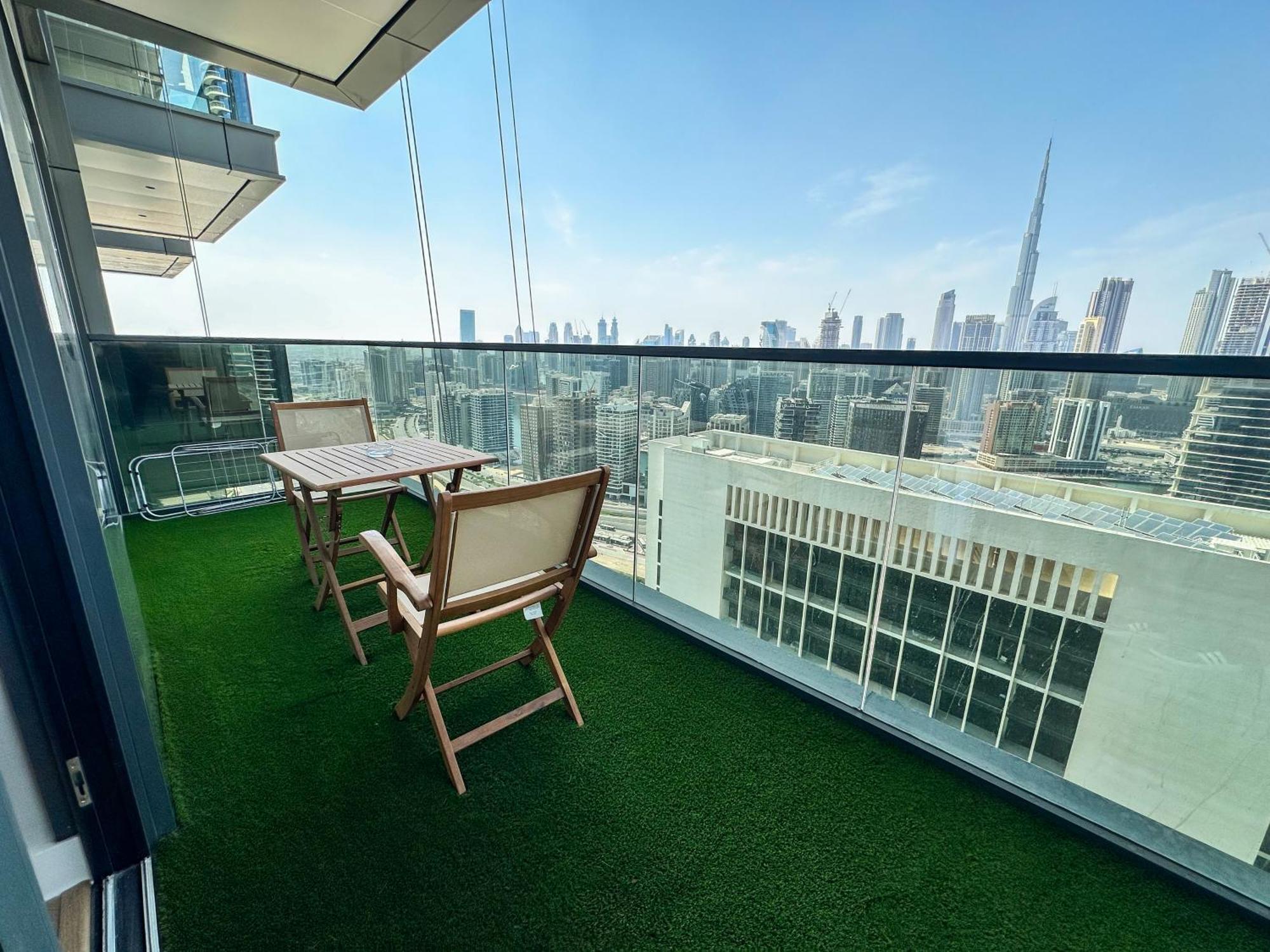 Vserve 1 Bedroom With Stunning Skyline Views Apartment